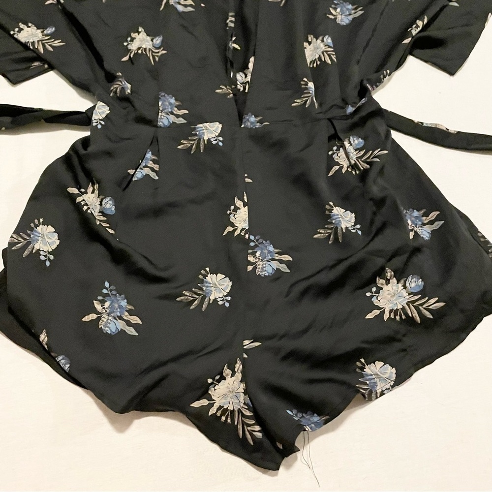 Honey Punch Black Floral Romper Kimono Tie Waist Size Large Juniors - Picture 10 of 16
